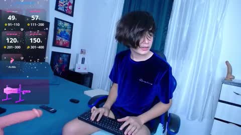 Snapshot of andyboy_19 chatting on 12/19/25, 01:56 andy online show from 12/19/25, 01:56