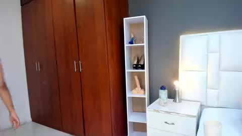 Snapshot of andyel2017 chatting on 09/09/25, 01:54 Andy D online show from 09/09/25, 01:54