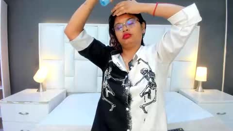 Snapshot of andyel2017 chatting on 10/21/25, 01:23 Andy D online show from 10/21/25, 01:23