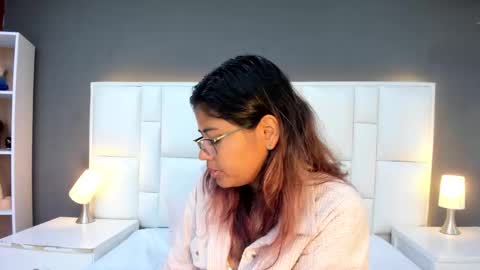 Snapshot of andyel2017 chatting on 11/19/25, 01:33 Andy D online show from 11/19/25, 01:33