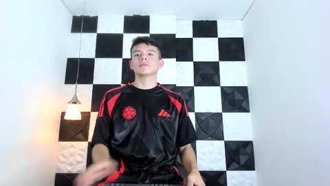 Snapshot of andyfame11 chatting on 11/17/25, 06:57 andyfame11 online show from 11/17/25, 06:57