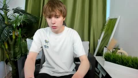 Snapshot of andyjey_ chatting on 06/03/26, 01:25 Mandy and Andy online show from 06/03/26, 01:25