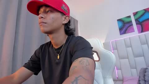 Snapshot of andykings_1 chatting on 03/19/26, 03:32 Andy Kings online show from 03/19/26, 03:32