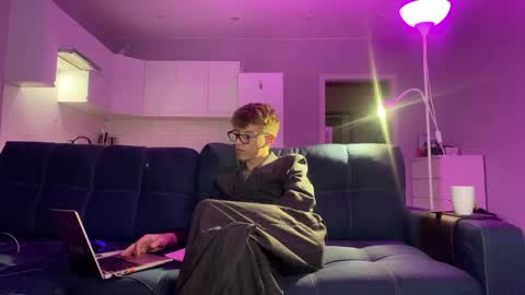 AndyTwinkkk online show from 06/01/26, 06:42