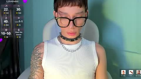 Snapshot of andywiills chatting on 06/17/26, 10:10 Andy online show from 06/17/26, 10:10