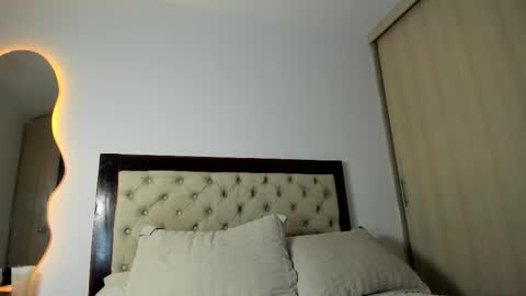 Snapshot of aneko_morii chatting on 03/20/26, 05:12 online show from 03/20/26, 05:12