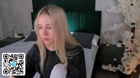 Snapshot of anellyball_ chatting on 03/14/26, 09:48 Anelly online show from 03/14/26, 09:48