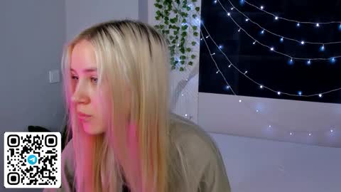 Snapshot of anellyball_ chatting on 03/16/26, 09:57 Anelly online show from 03/16/26, 09:57