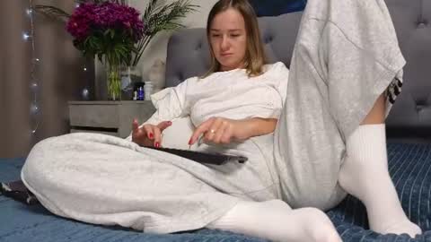 Snapshot of ange1ok chatting on 06/22/26, 02:47 ange1ok online show from 06/22/26, 02:47