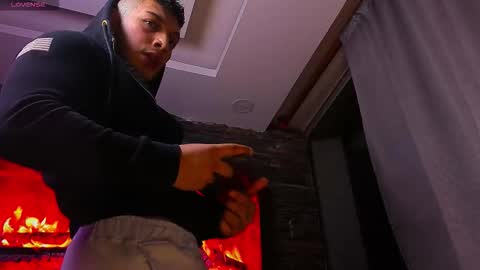 Snapshot of angeel_d035 chatting on 09/21/25, 07:10 Angel online show from 09/21/25, 07:10