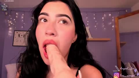 Angel  online show from 02/11/25, 06:08