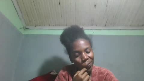 Snapshot of angeeliine chatting on 07/11/26, 12:52 angeeliine online show from 07/11/26, 12:52