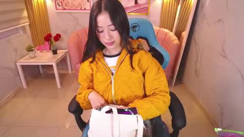 angel09 a online show from 10/23/25, 12:04