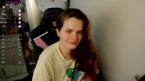 Snapshot of angel7you chatting on 02/11/25, 09:56 Eva online show from 02/11/25, 09:56