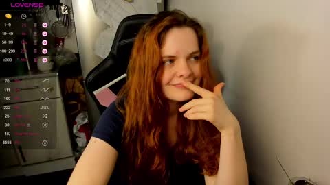 Snapshot of angel7you chatting on 02/13/25, 09:38 Eva online show from 02/13/25, 09:38