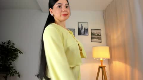 Snapshot of angel__kim chatting on 04/03/26, 05:22 angel__kim online show from 04/03/26, 05:22