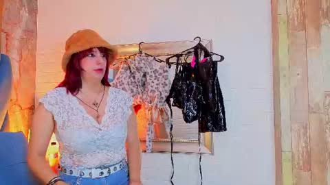 Snapshot of angel__red_ chatting on 06/10/26, 04:01 angel__red_ online show from 06/10/26, 04:01