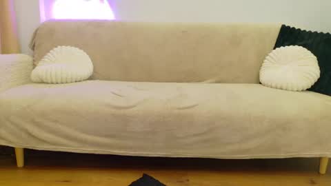 angel__vibe online show from 04/15/26, 08:09