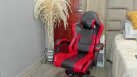 Angel online show from 09/25/25, 05:11