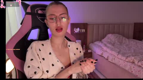 Snapshot of angel_ariela chatting on 03/17/26, 03:00 angel_ariela online show from 03/17/26, 03:00