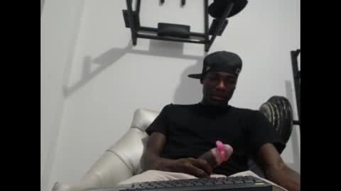 Snapshot of angel_blakee chatting on 12/04/24, 04:10 Angel Blake online show from 12/04/24, 04:10