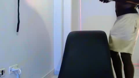 Snapshot of angel_blakee chatting on 12/07/24, 03:47 Angel Blake online show from 12/07/24, 03:47