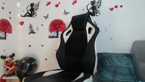 Angel Curl online show from 01/25/25, 09:57