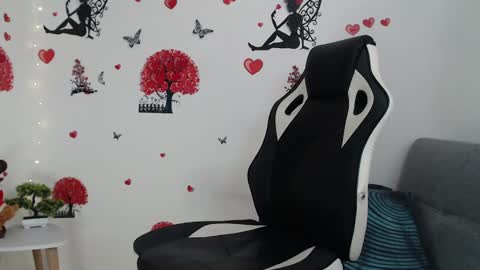 Angel Curl online show from 02/12/25, 07:13