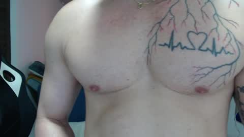 Snapshot of angel_curl chatting on 04/04/26, 04:04 Angel Curl online show from 04/04/26, 04:04