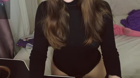 Snapshot of angel_doll585 chatting on 12/21/24, 03:09 Fallen Angel online show from 12/21/24, 03:09