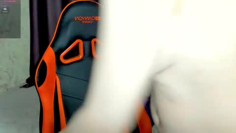 Snapshot of angel_doll585 chatting on 10/07/25, 10:40 Fallen Angel online show from 10/07/25, 10:40