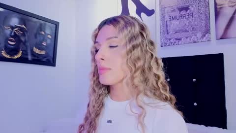 Snapshot of angel_dragun chatting on 03/29/26, 04:01 Angel-dragun online show from 03/29/26, 04:01