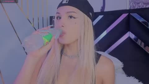 Snapshot of angel_dragun chatting on 04/14/26, 03:01 Angel-dragun online show from 04/14/26, 03:01