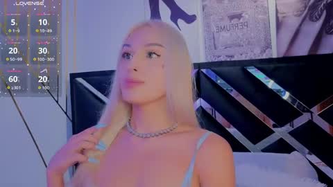 Snapshot of angel_dragun chatting on 04/15/26, 03:13 Angel-dragun online show from 04/15/26, 03:13