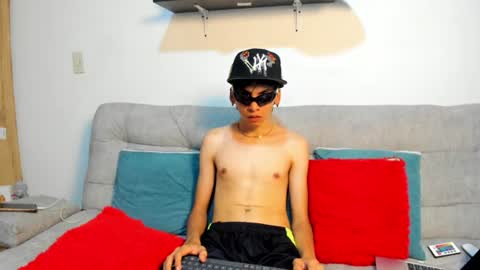 Snapshot of angel_dustt1 chatting on 06/24/26, 07:35 angel_dustt1 online show from 06/24/26, 07:35