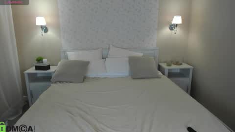 Snapshot of angel_elis_ chatting on 10/03/25, 07:27 Kate online show from 10/03/25, 07:27