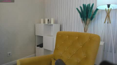 Snapshot of angel_elis_ chatting on 10/04/25, 01:25 Kate online show from 10/04/25, 01:25