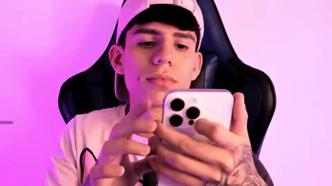 Snapshot of angel_eros_ chatting on 03/01/26, 05:31 Angel online show from 03/01/26, 05:31