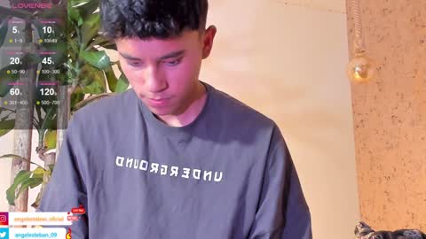 ngel Esteban  online show from 02/06/25, 11:10