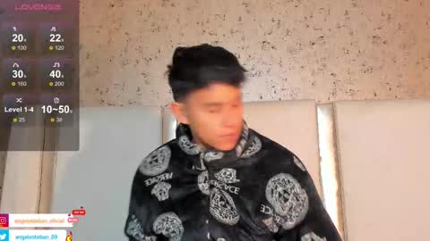 ngel Esteban  online show from 02/13/25, 10:44