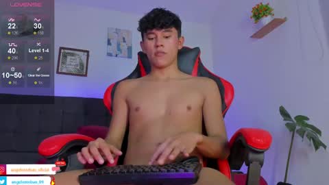 ngel Esteban  online show from 10/08/25, 04:10