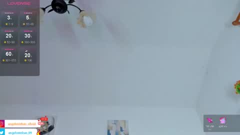 ngel Esteban  online show from 10/27/25, 03:32