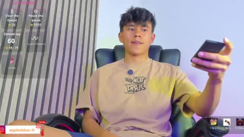 Snapshot of angel_esteban_fx chatting on 04/14/26, 12:05 ngel Esteban online show from 04/14/26, 12:05