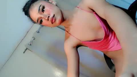 Snapshot of angel_grace18 chatting on 06/09/26, 11:11 angel_grace18 online show from 06/09/26, 11:11