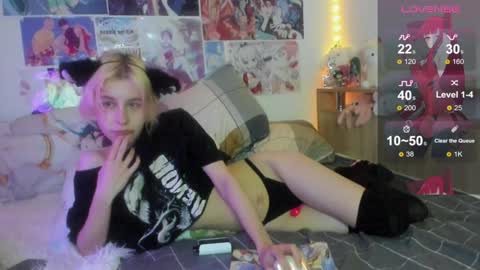 Snapshot of angel_hao chatting on 01/14/25, 11:37 Hao online show from 01/14/25, 11:37