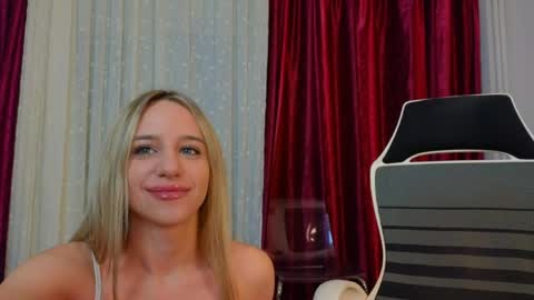 Snapshot of angel_hot777 chatting on 04/20/26, 03:48 Gabriella online show from 04/20/26, 03:48