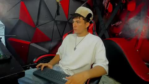 Angel online show from 11/23/25, 09:25