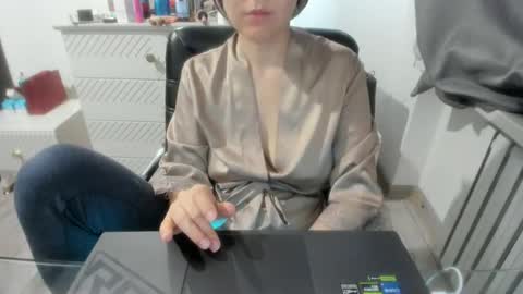 Snapshot of angel_lee__ chatting on 02/10/25, 11:36 angel_lee__ online show from 02/10/25, 11:36