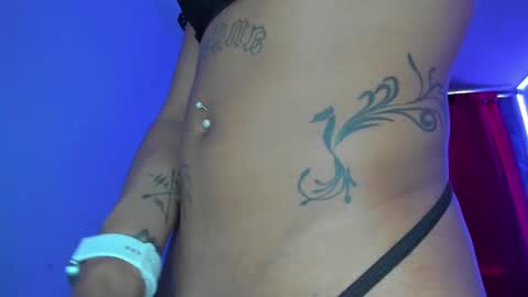 Snapshot of angel_love_b chatting on 02/13/25, 06:05 ngel  EVERYDAY from 2145 to 0500am Colombia hour online show from 02/13/25, 06:05