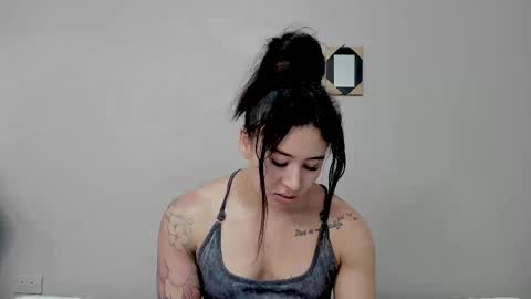 Snapshot of angel_martins chatting on 10/14/25, 07:14 Angel online show from 10/14/25, 07:14